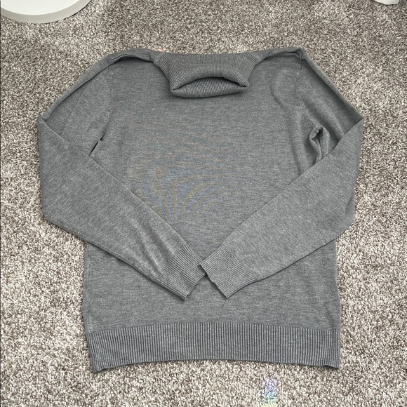 Calvin Klein Light Grey Knit Turtleneck - Picture 6 of 8